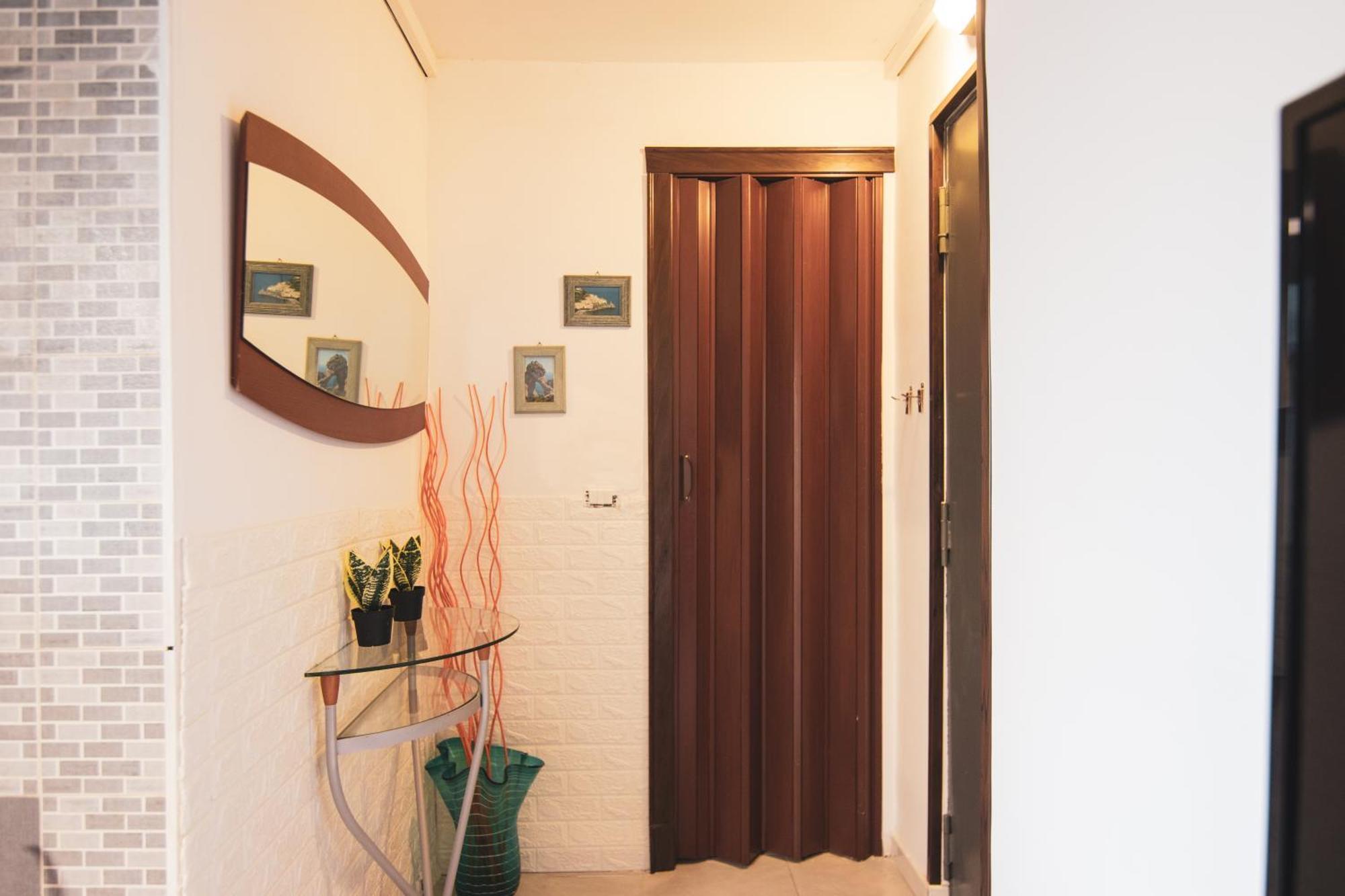 Metropolitan Station Room Lift Наполи Екстериор снимка